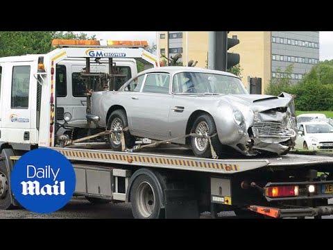 Luxury Aston Martin DB5 wrecked after collision in Manchester - Daily Mail