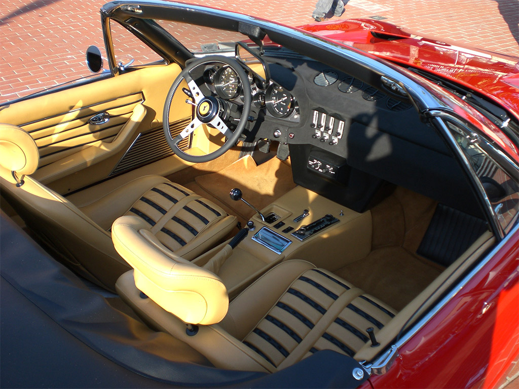 Ferrari 365 interieur