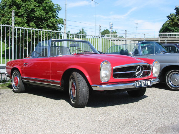 Mercedes-Benz_W113_280Sl_1968