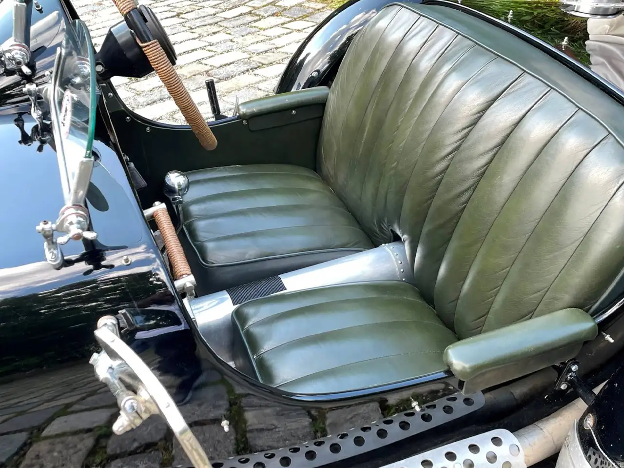 Interieur Alvis 12/70 uit 1939