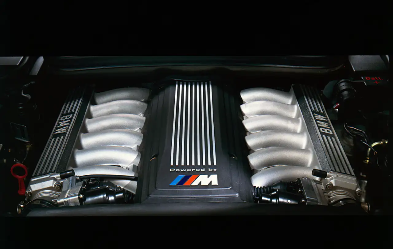 12 cilinder blok van de BMW 8-serie