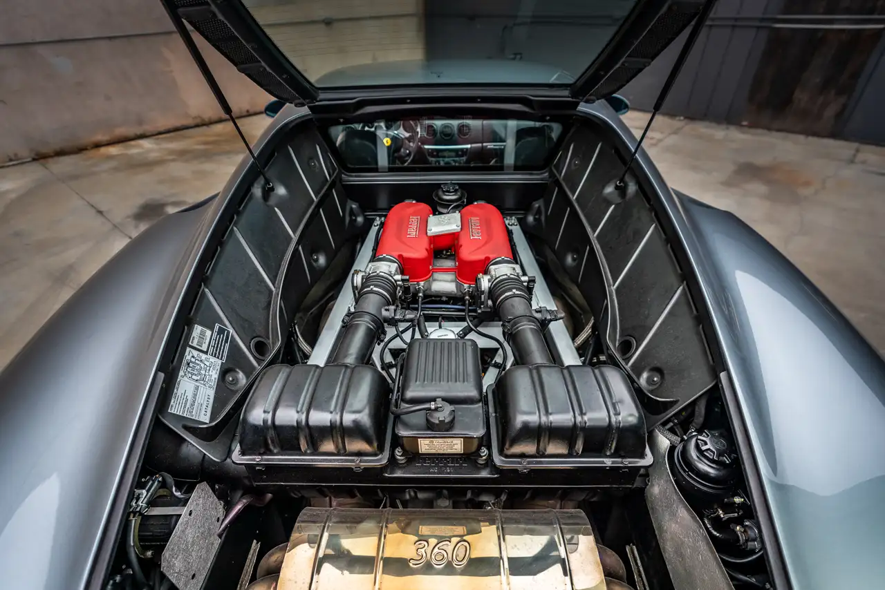V8 motor in de Ferrari 360 Modena uit 2000