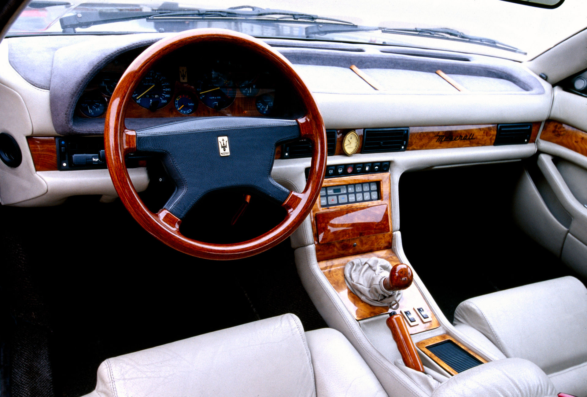 interieur maserati karif