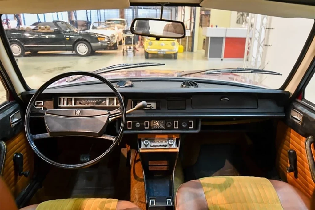 interieur Peugeot 504 uit 1972