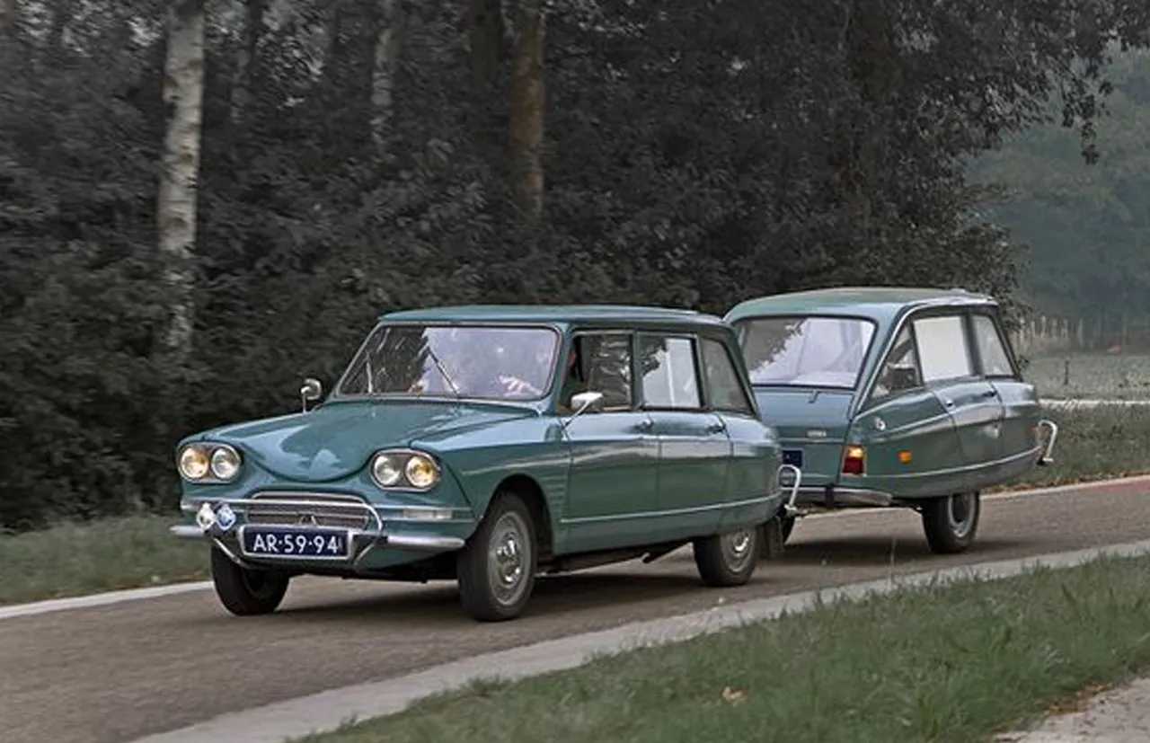 Citroen Ami met bijpassende carava 