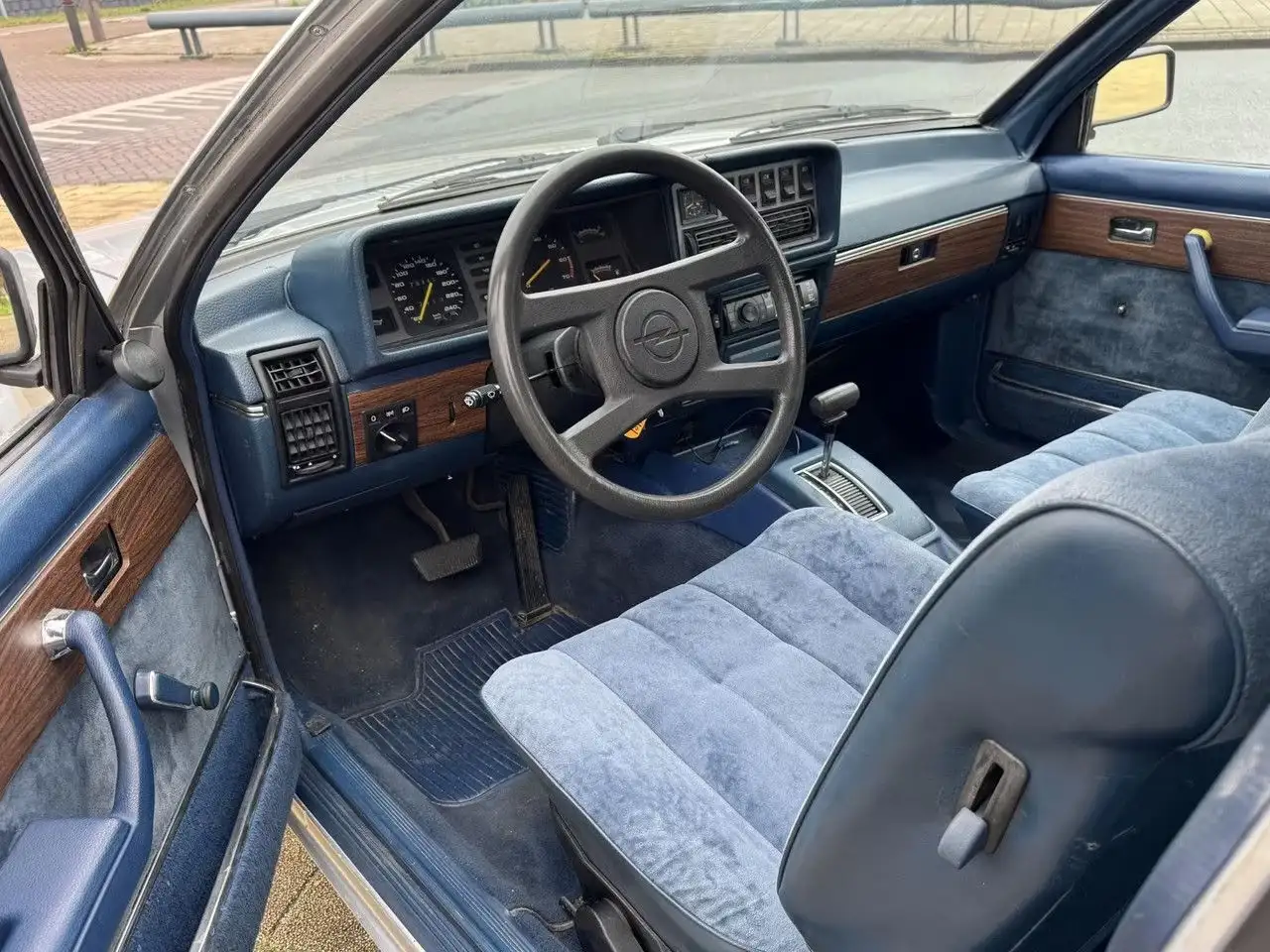 interieur Opel Monza uit 1979
