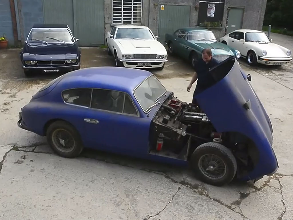 Aston Martin DB2/4 staat 50 jaar in schuur