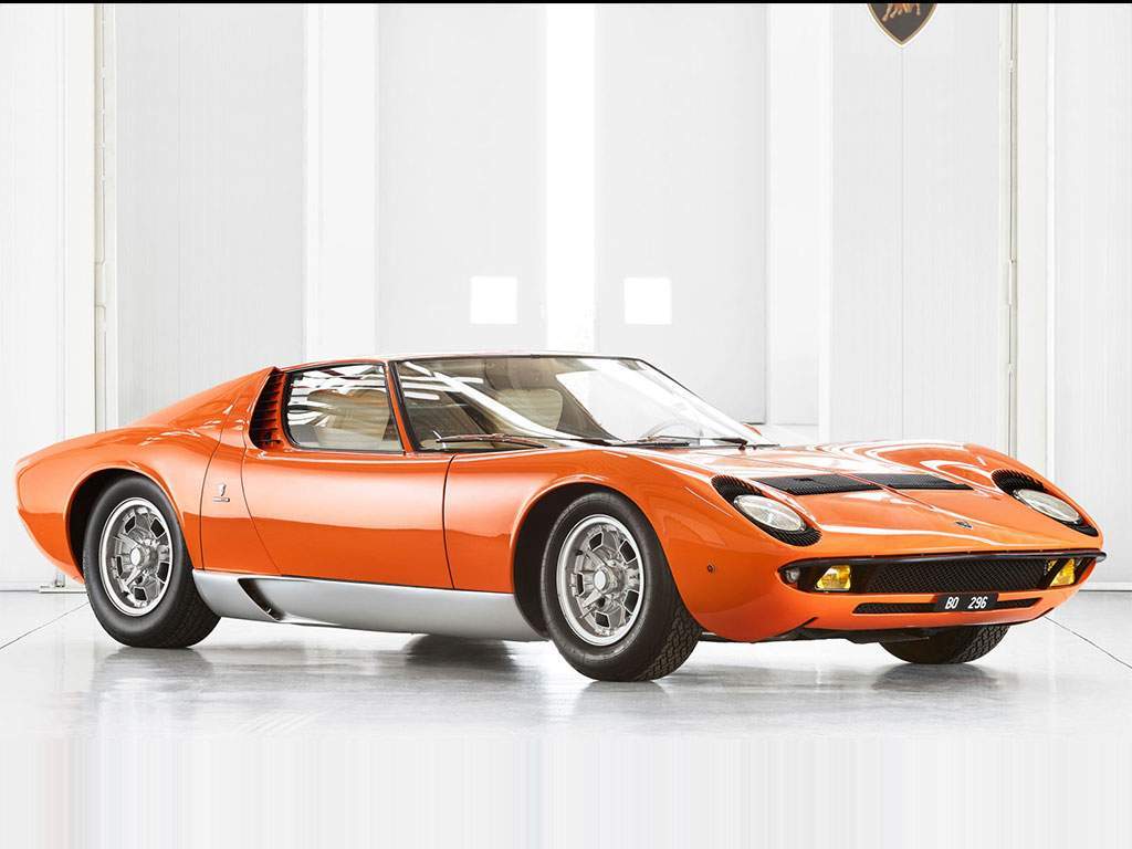 Lamborghini restaureert de Miura uit de film “the Italian job”