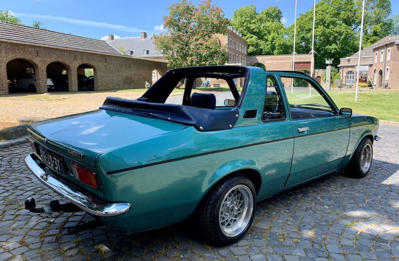 Nu al de zomer in je bol met deze Opel Kadett