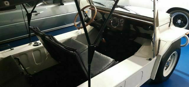 Mini Moke interieur
