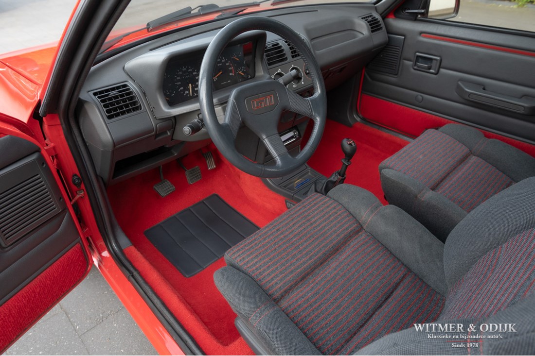 interieur peugeot 205 GTi 1988
