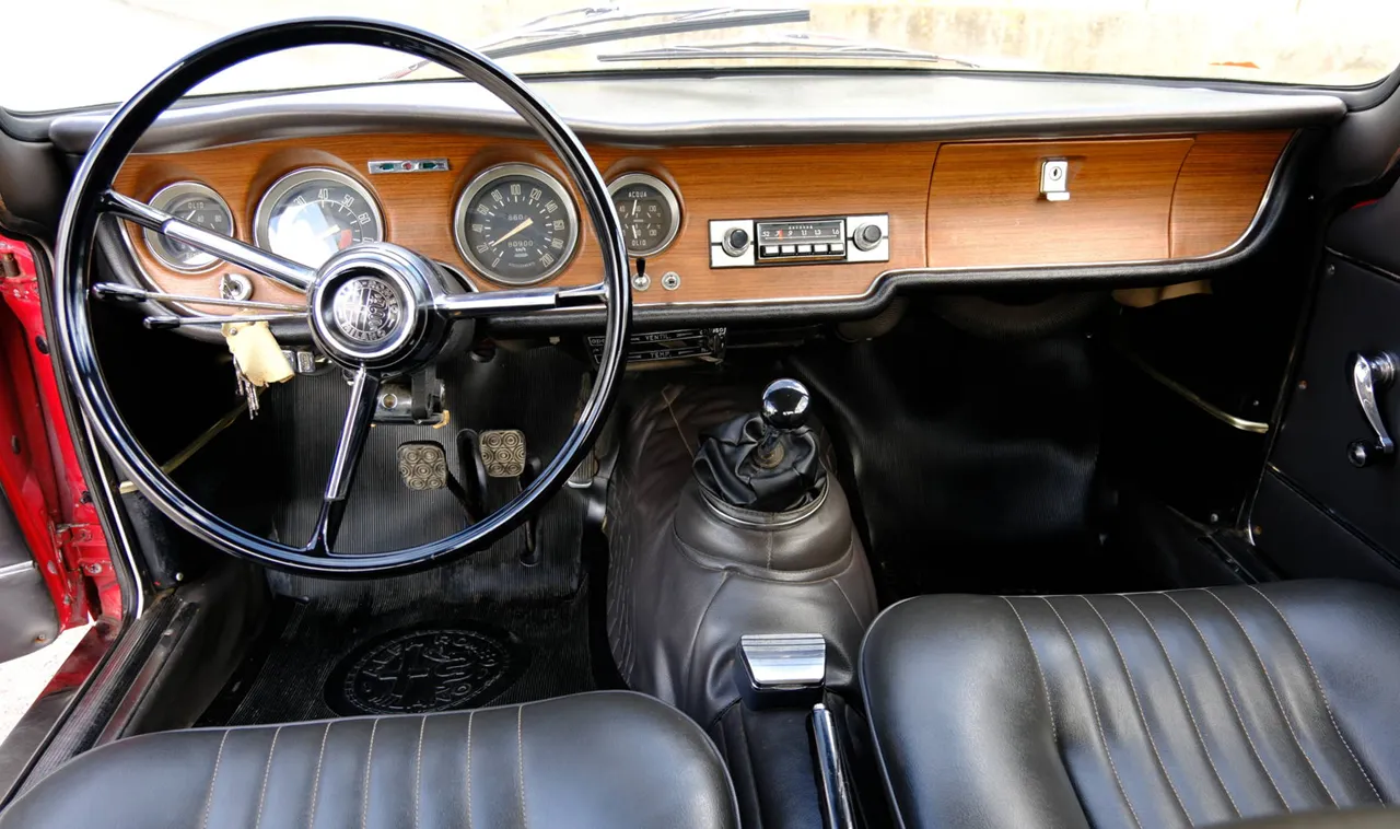 dashboard alfa romeo 1300 junior