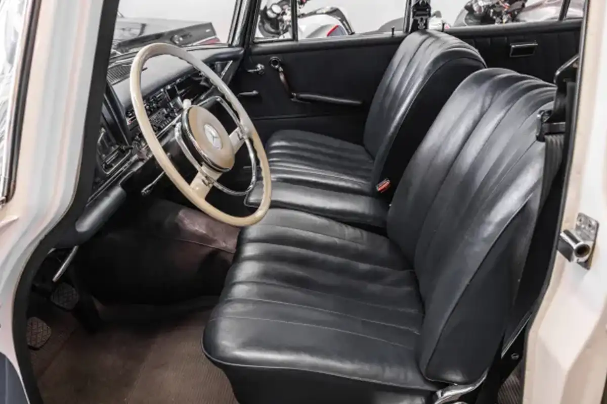 interieur Mercedes-Benz 190c w110 1965