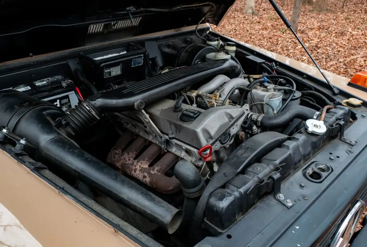 2.9L dieselmotor mercedes-benz 290GD W461 uit 1993