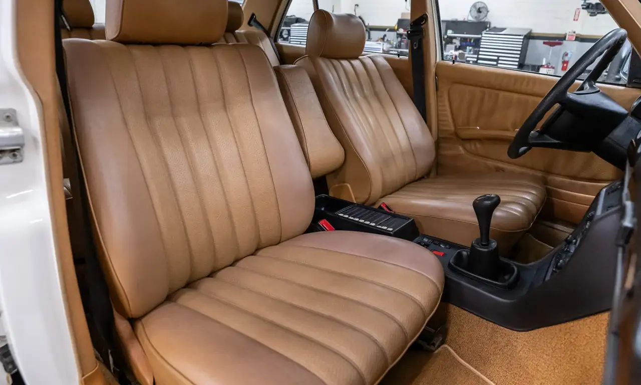 interieur mercedes-benz 200e 1984