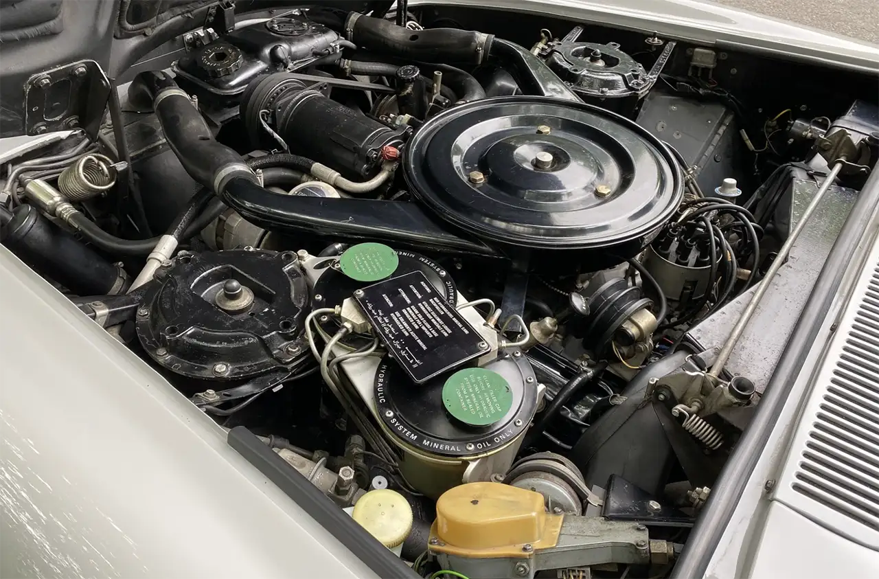V8 Bentley Corniche uit 1980