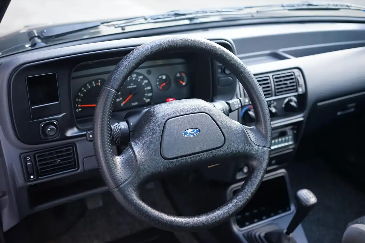 interieur Ford Escort Mk5 RS uit 1990